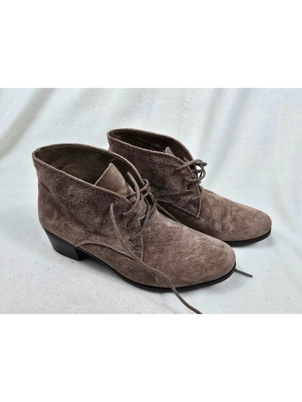 White Mountain Womens  Size 10 Suede Lace-Up Chukka Ankle Boots Taupe